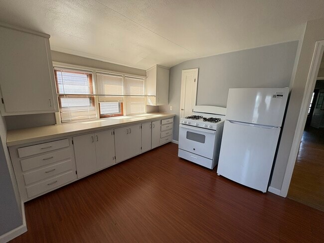 Photo - 2132 S 75th St Unidad 2134