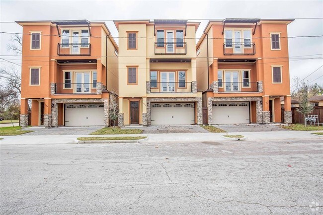 Building Photo - 1516 Amundsen St Rental