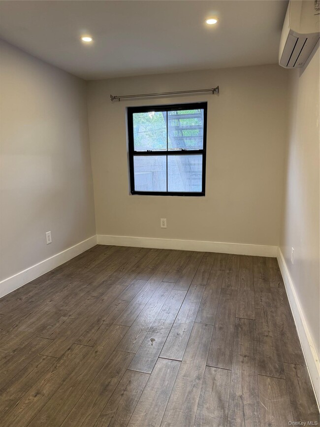 Photo - 113-42 Springfield Blvd