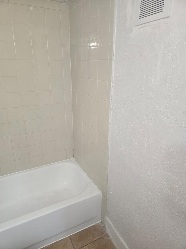 Photo - 2436 NW 39th Wy