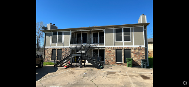 Building Photo - FOXFIRE8121 Unit D Rental