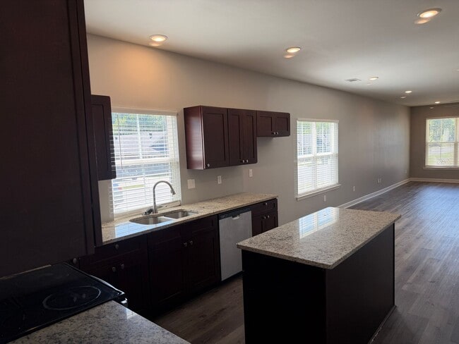 Photo - 55 Wolfsbridge Lp