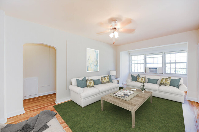 Photo - The Frontenac