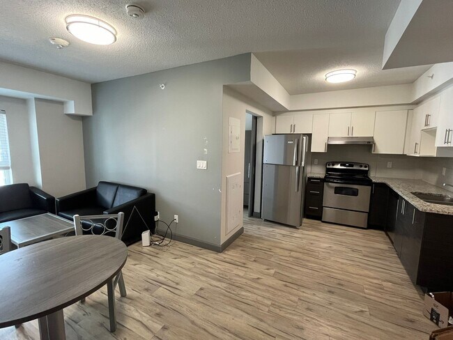 Building Photo - 258A-258A Sunview St