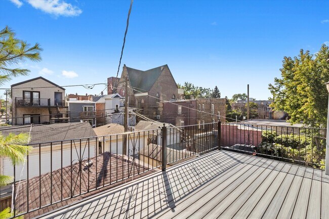 Photo - 911 N Fairfield Ave Unit 2