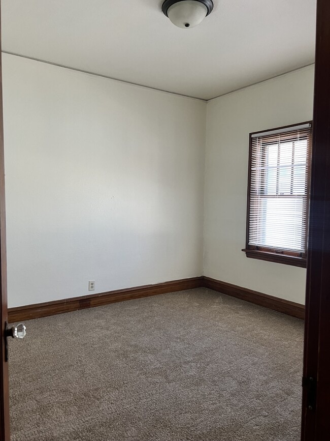 Photo - 43 N Lewis Ave
