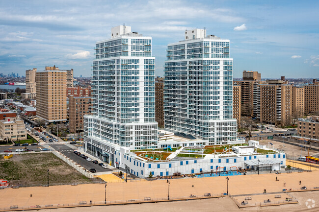 Building Photo - 2 Ocean Drive Rental