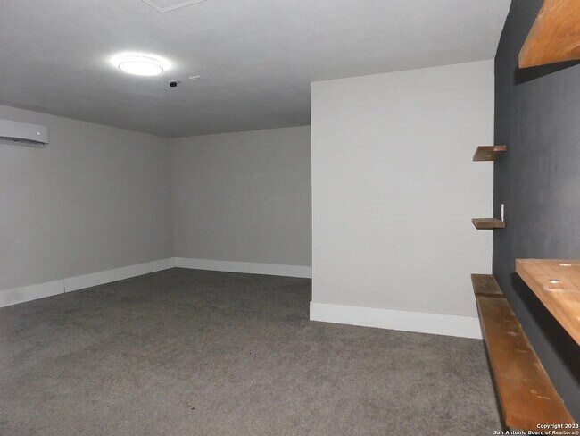 Room in Single Family Home on Sunshine Smt