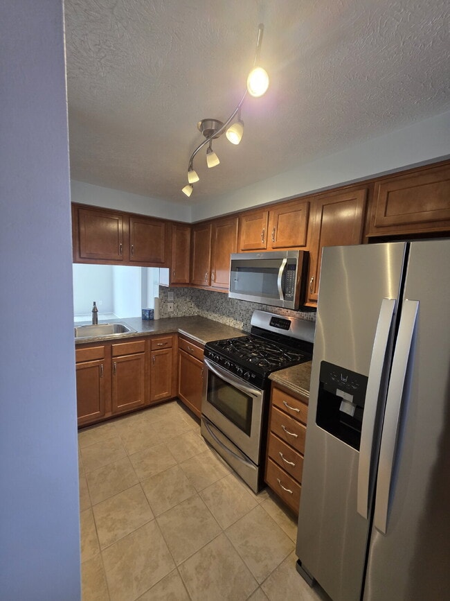 Photo - "Charming 2-Bedroom Townhouse Retreat in Venetia"