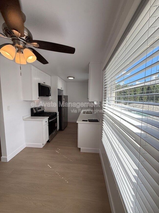 Photo - 14119 Gilmore St Unidad 05