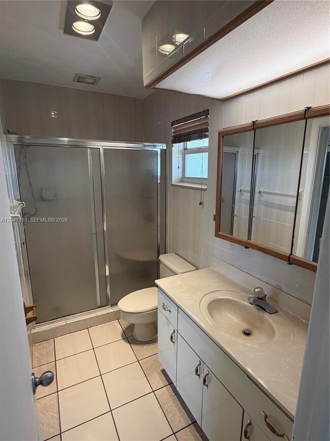 Photo - 2880 NE 203rd St Unidad 32