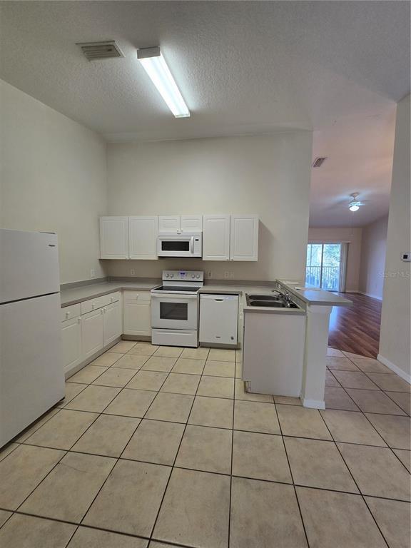 Photo - 2790 Club Cortile Cir Unidad B