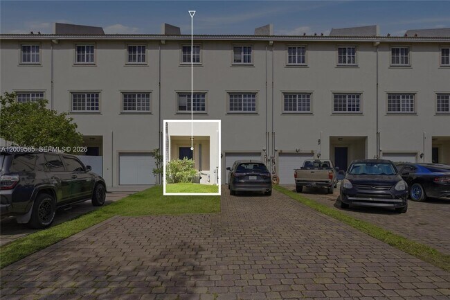 Photo - 27057 SW 140th Path Unit 0