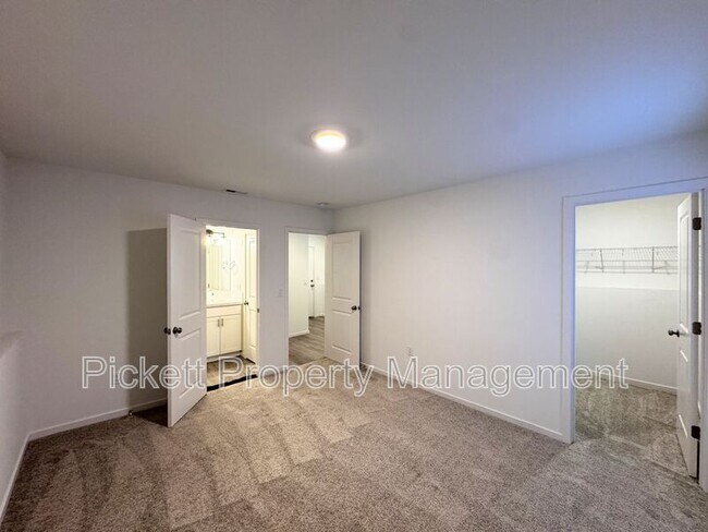 Photo - 10001 Kings Lndg Ave NW