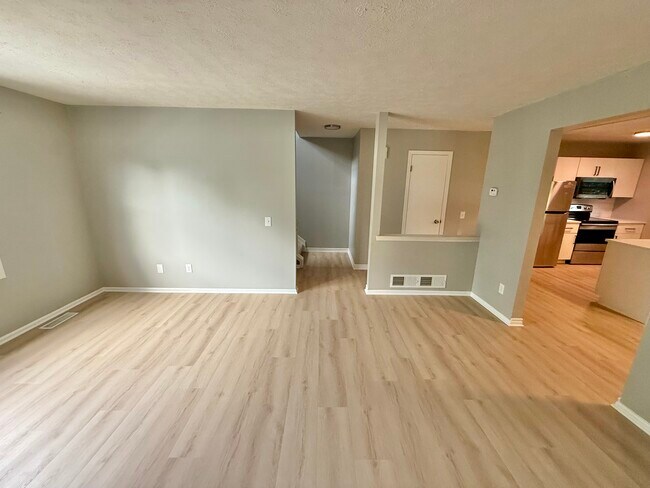 Photo - 1083 Cunningham Dr