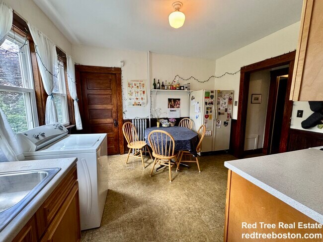 5 Regent Cir