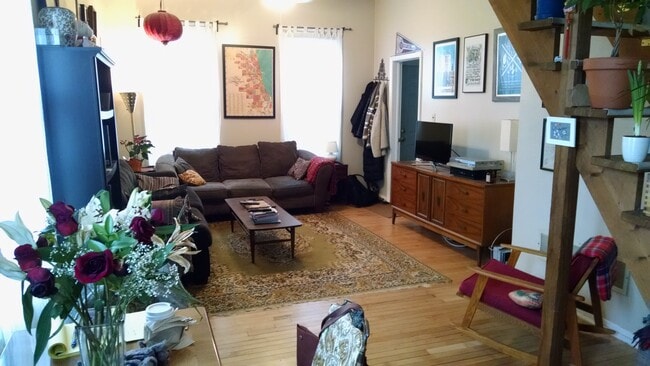 Photo - 1639 N Claremont Ave Unit Coach House