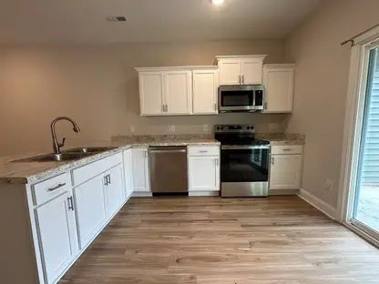 Spacious 2 Bedroom, 2.5 Bath Townhome
160 Loren Rd.