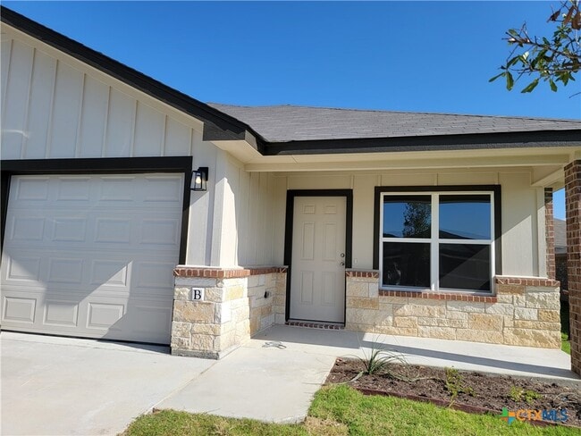 Building Photo - 122 Wind Ridge Dr Rental