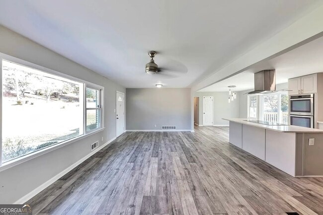 Photo - 2764 Veltre Pl SW
