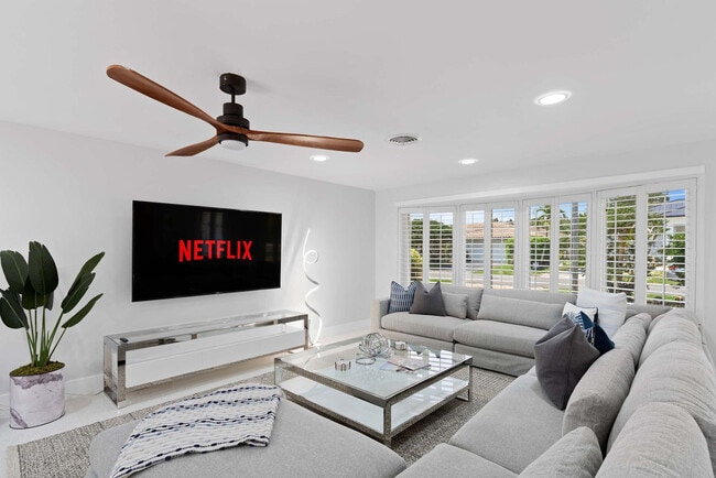 Photo - 4710 NE 27th Ave Unit ID1023052P