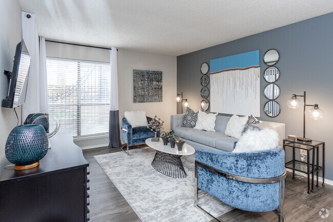 1BR,1BA-670SF