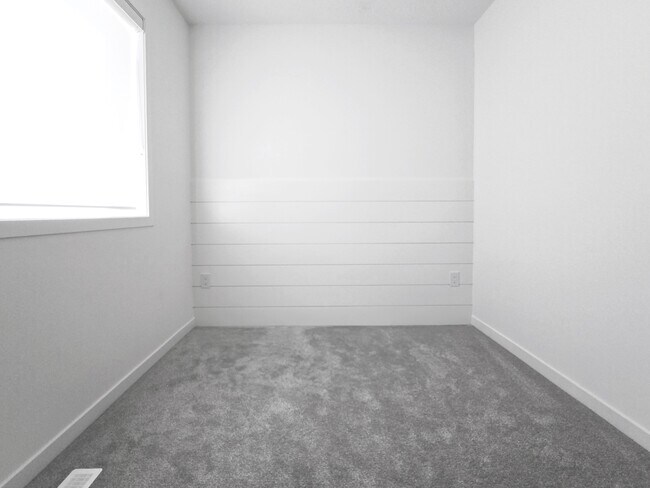 Photo - 11919-11955 55 St NW Unit MAIN 2