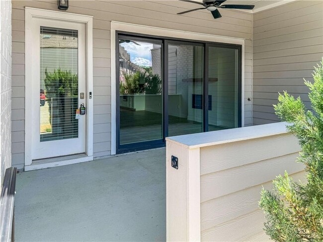 Photo - 677 Stickley Oak Way
