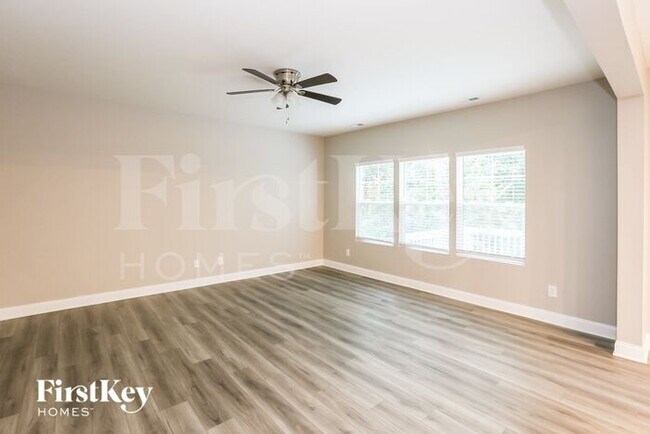 Photo - 2822 Woodlands Creek Dr