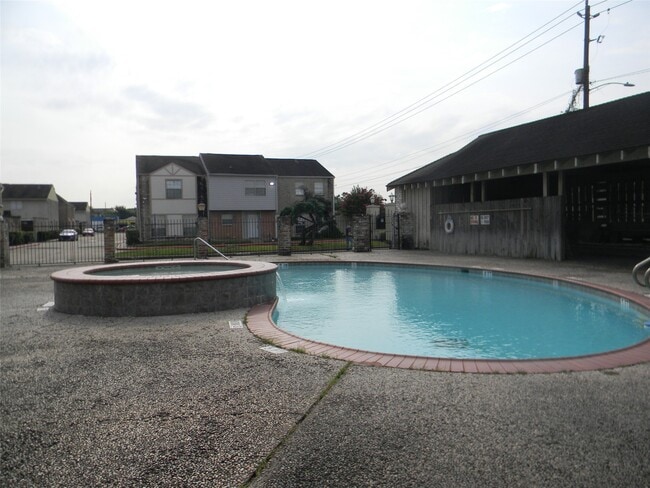Photo - 9200 W Bellfort Ave Unidad 48
