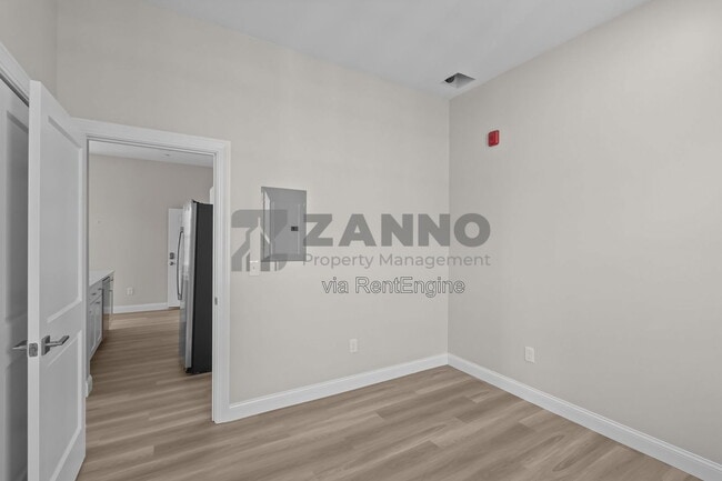500 Main St Unit 2r
