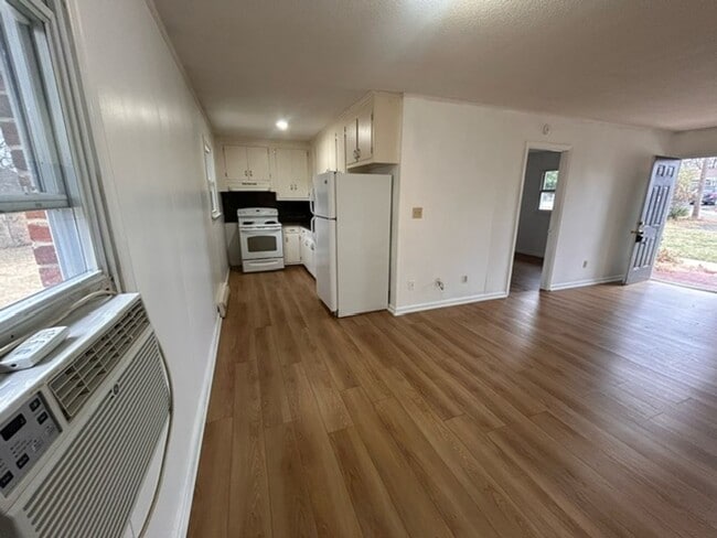 Photo - Briskwood Apartments Unit 3