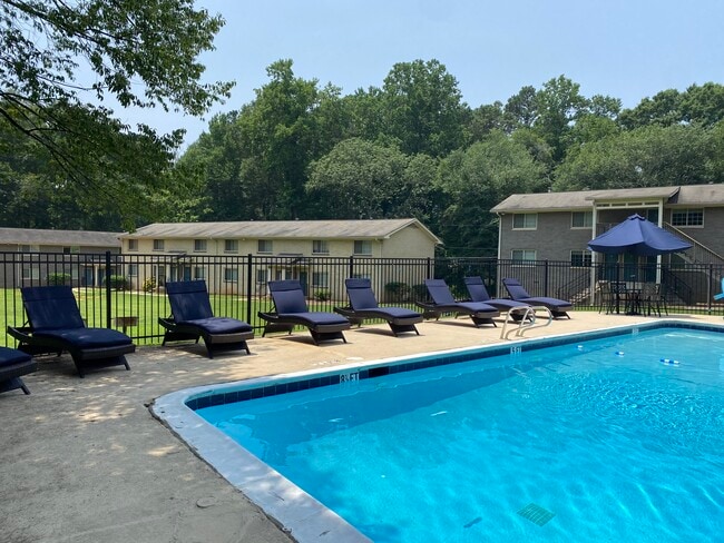 Pool - Jamestown Village