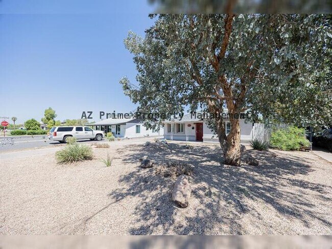 Photo - 1332 E Whitton Ave