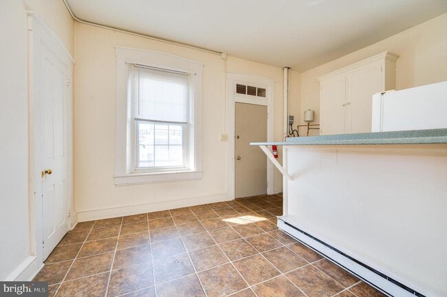 Photo - 302 W Main St
