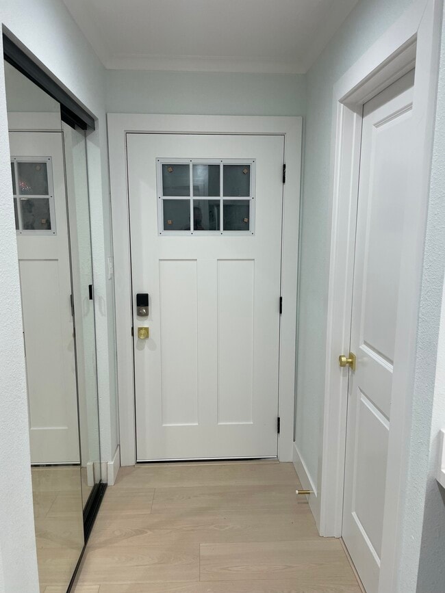 Photo - 1279 Las Palmas Dr