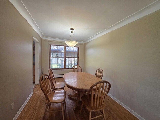 Photo - 127 Robert Wallace Dr