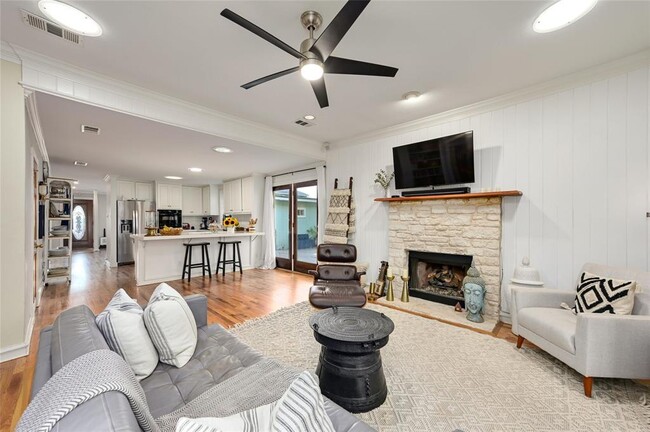 Photo - 4006 Lewis Ln