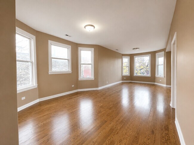Photo - 1807 N Lawndale Ave Unidad 2