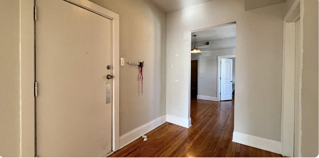 Building Photo - 1400 W Edgewater Ave Unit 1 Rental
