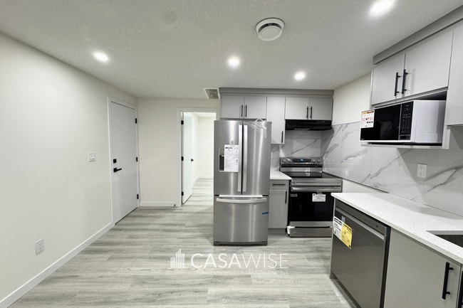 Photo - 17314-1736a 6a St NE