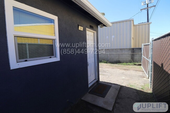 Photo - 721 D St
