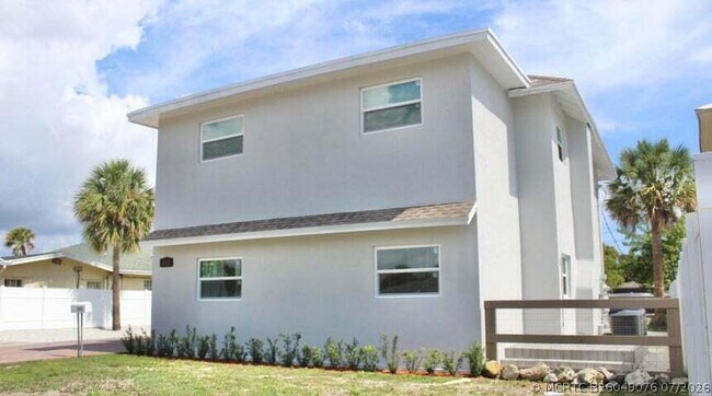 Photo - 305 Cypress Dr Unit 1