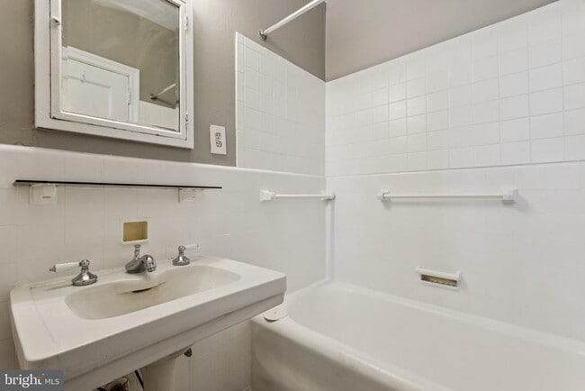 Photo - 2031 Locust St Unit 304