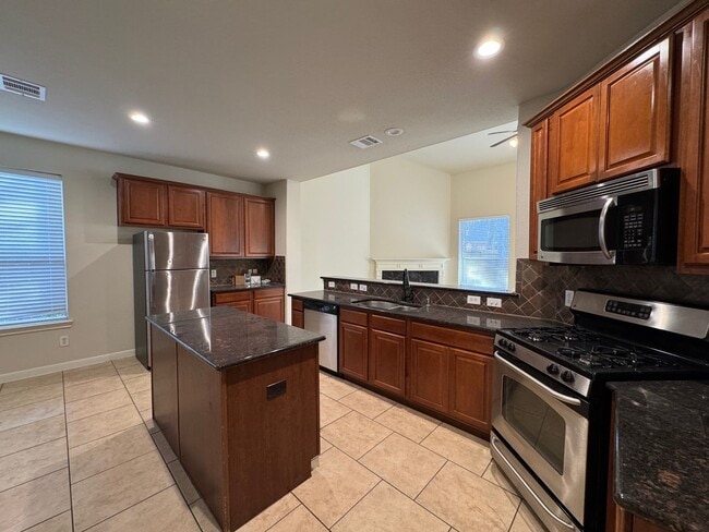 Photo - 34 N Montfair Park Cir