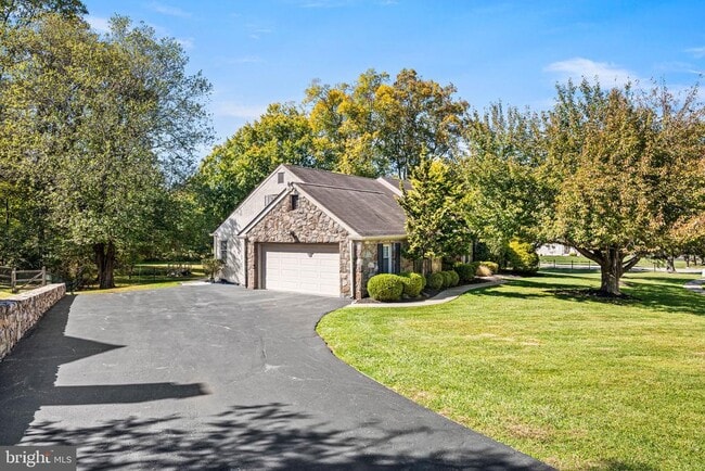 Photo - 401 Alderbrook Dr
