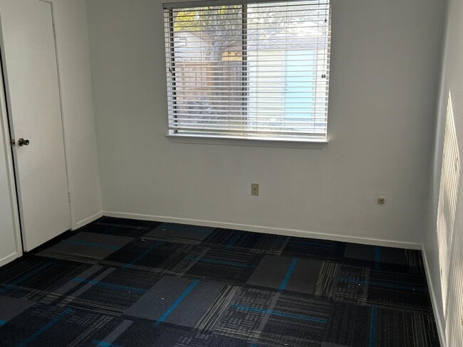 Photo - 7307 Crystalglen Dr