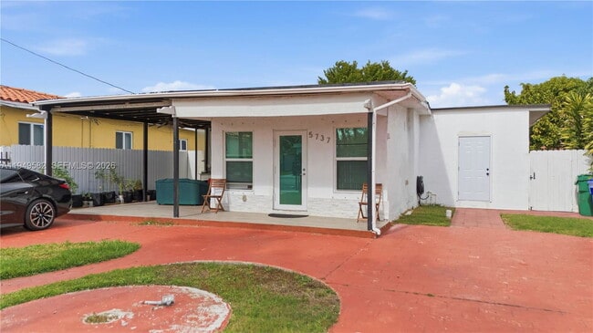 Building Photo - 5737 SW 6th St