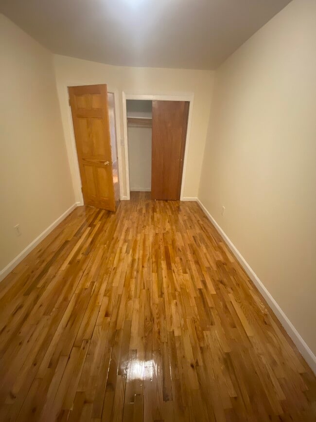 Photo - 8340 Talbot St