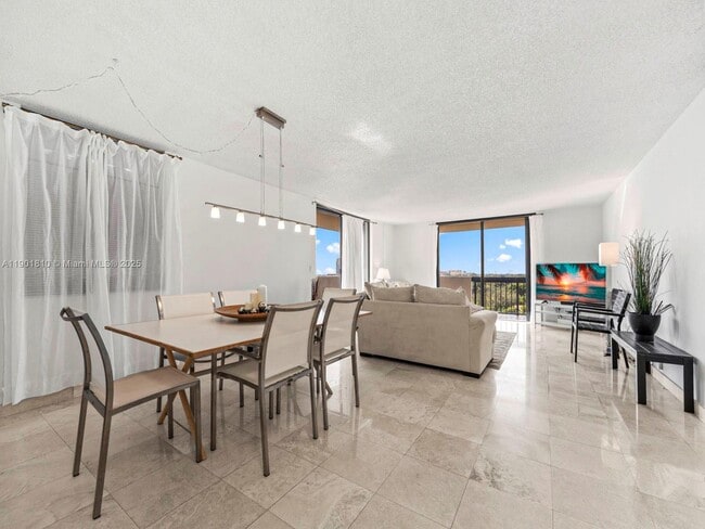 Photo - 600 Biltmore Way Unidad 902